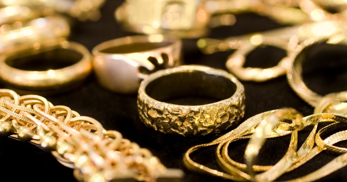How to Choose the Perfect Piece of Jewish Jewelry