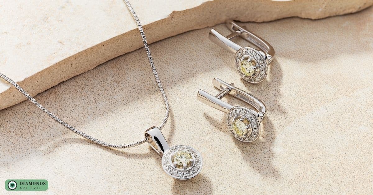 How Dirt and Oils Can Affect the Clarity of Diamond Jewelry