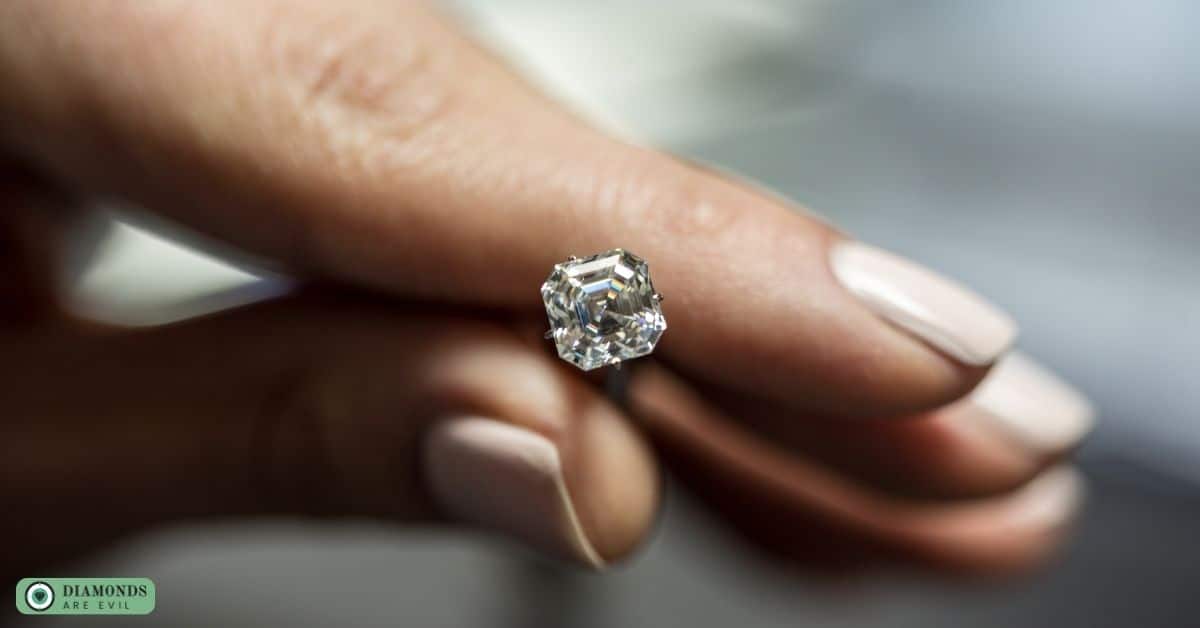 The Impact of Dirt and Grime on Diamond Jewelry Brilliance
