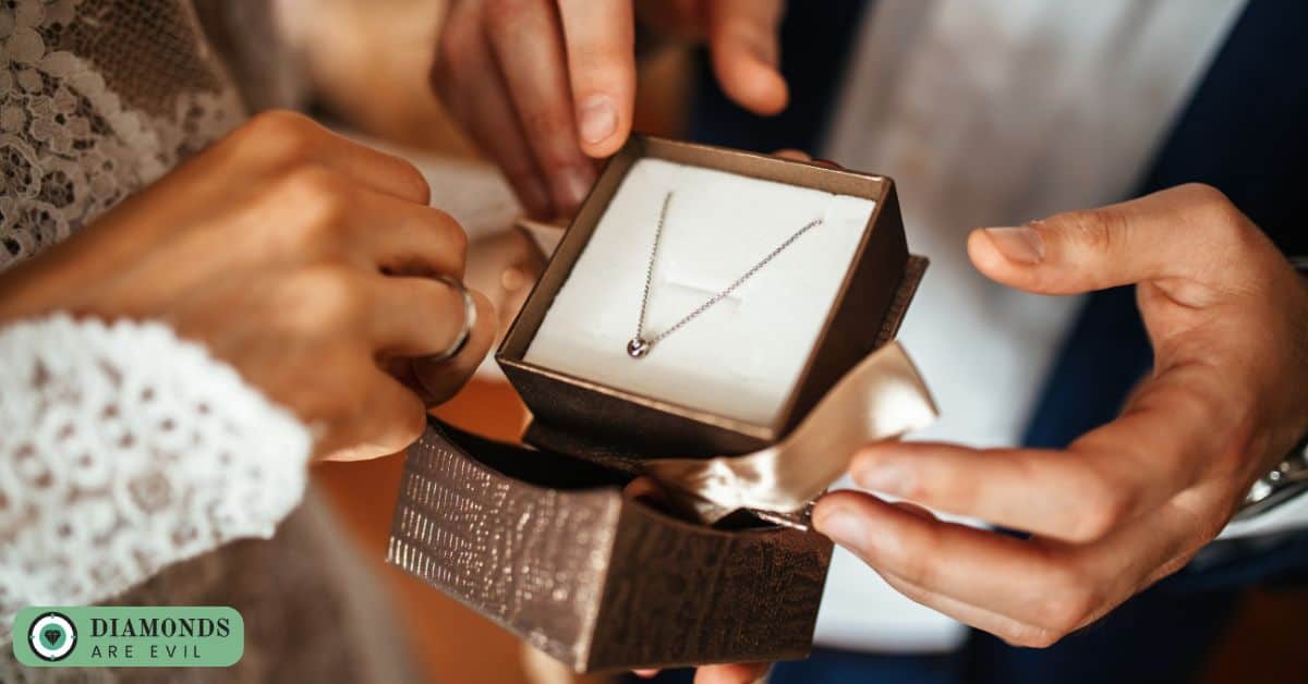 Custom Diamond Jewelry for Birthday and Anniversary Celebrations