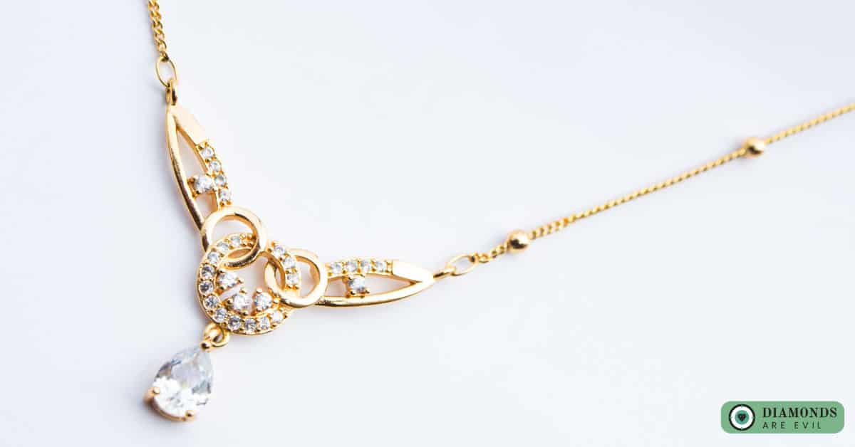 Diamond Pendant Necklaces