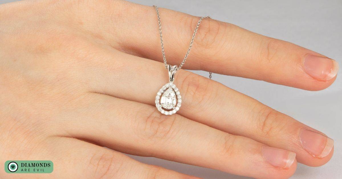 Girlfriends/Charm Necklace