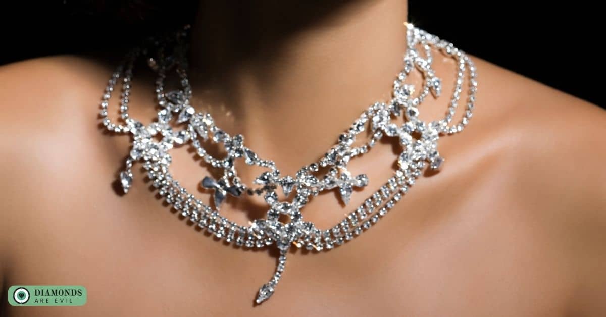 Pricing of Diamond Jewelry Based on Metal Type