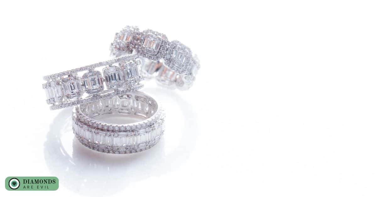 Budget Considerations for Traditional vs. Contemporary Diamond Rings