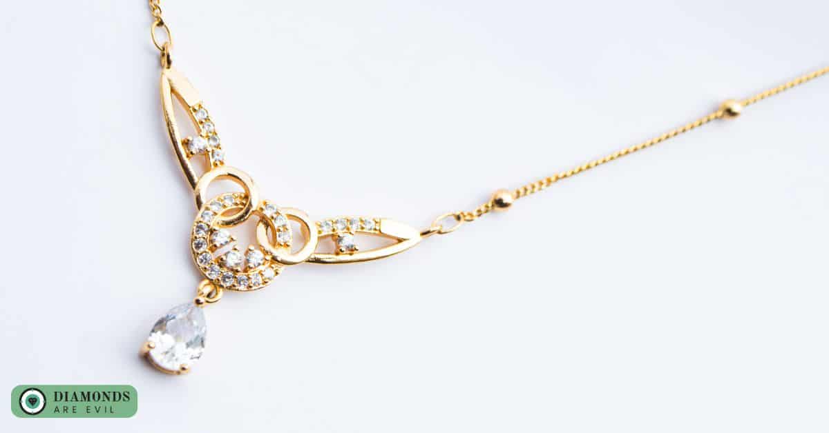 Diamond Pendant Necklaces