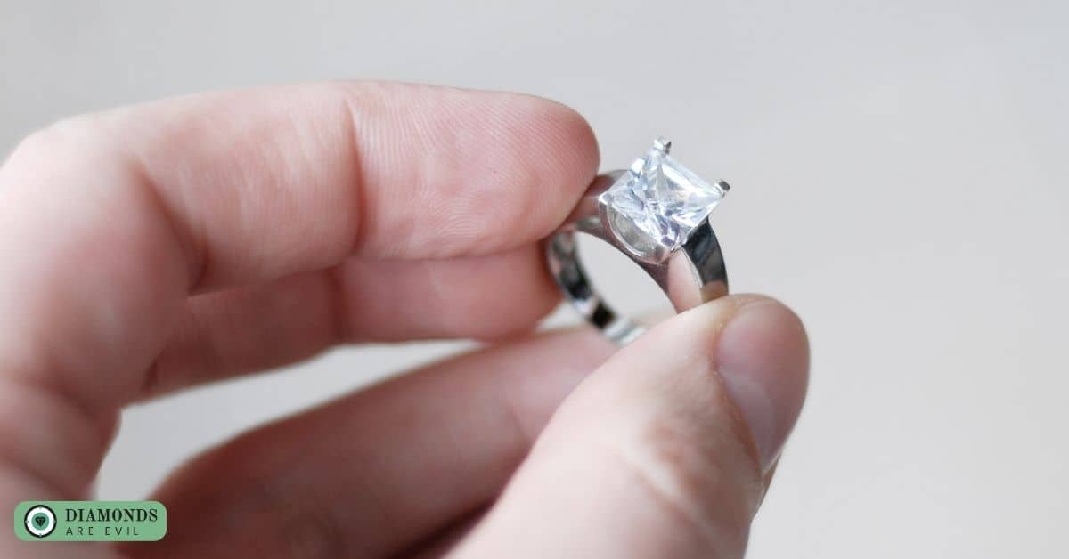 The Pros and Cons of Colorless Diamond Rings