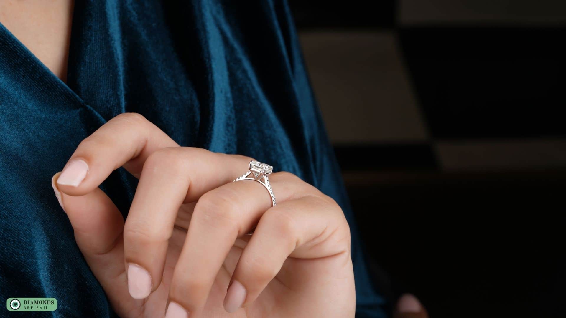 Working with a Jewelry Designer to Create a Unique Piece