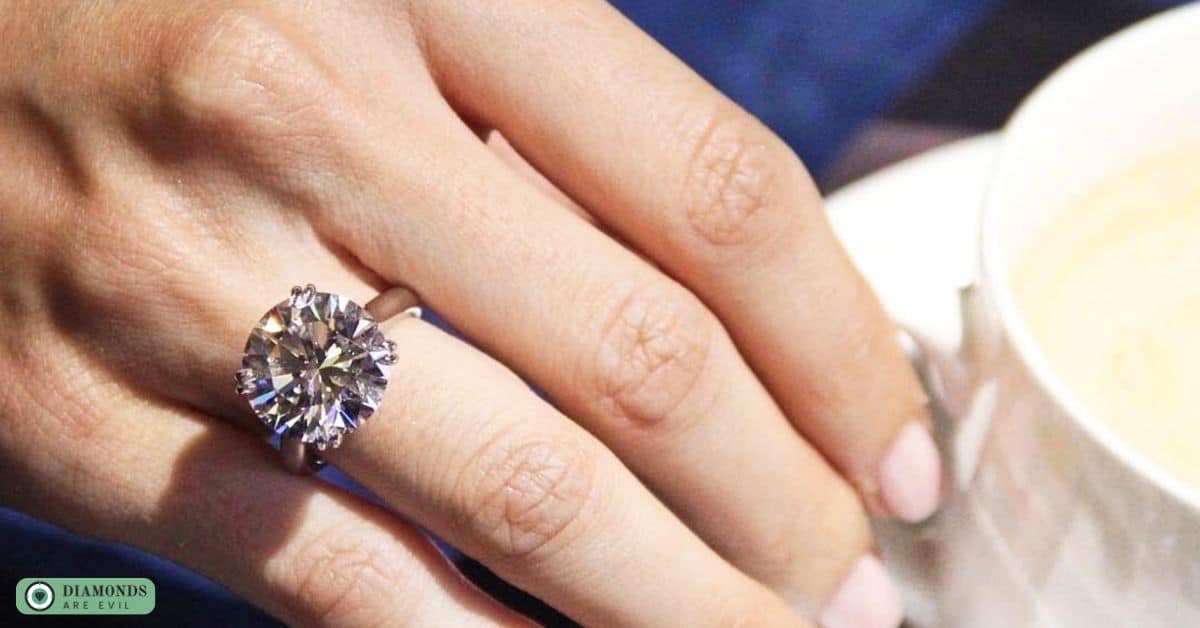 Tip 3: Determine the size of diamond accents you prefer