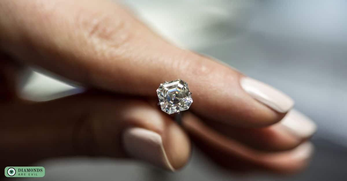 How Clarity Affects Diamond Pricing