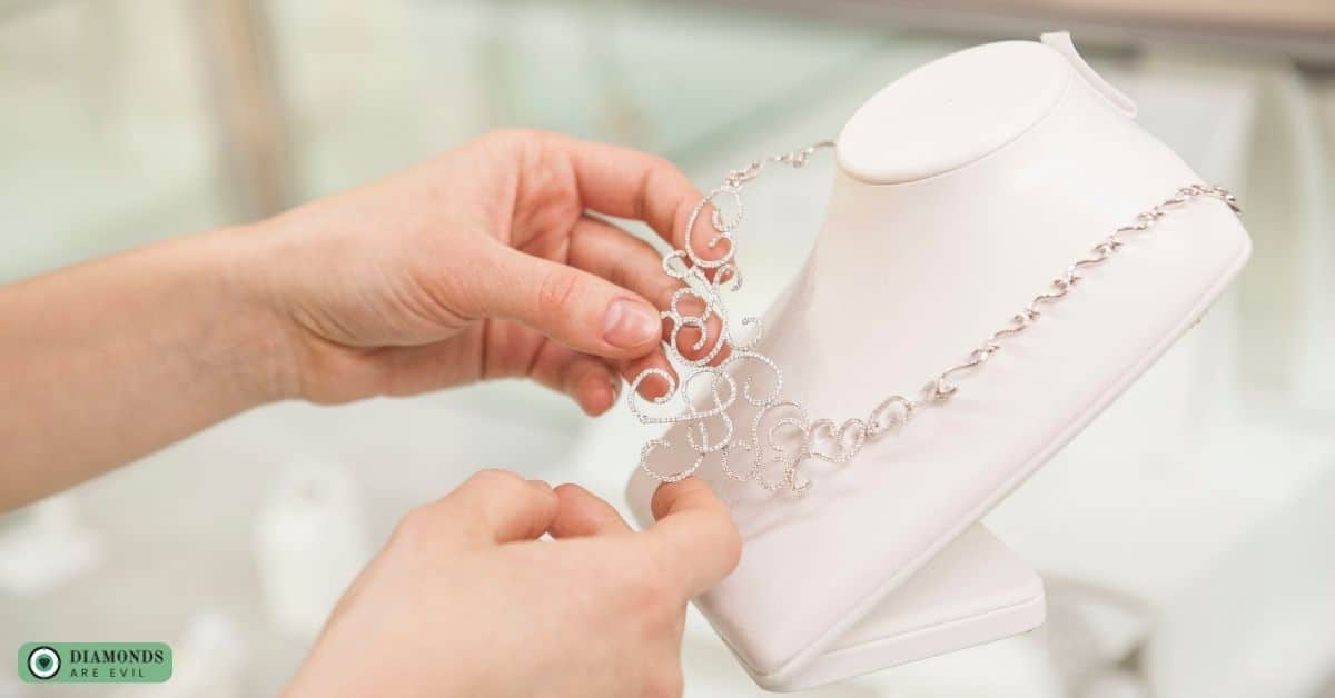 The Art of Choosing the Perfect Diamond Necklace